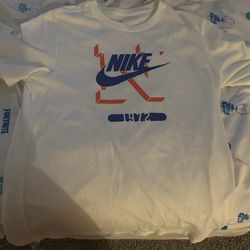 Nike, White, Size Medium 