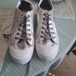 ***NEW UGG WOMEN ARIES METAL SNEAKERS SIZE 10***