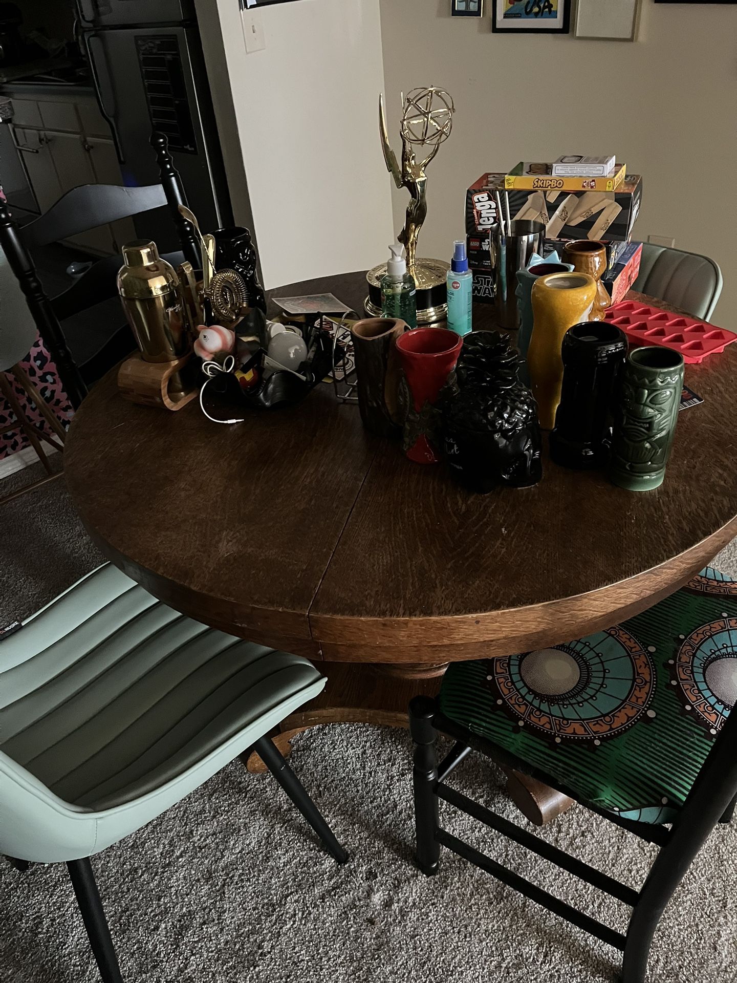 Round Dinner Table