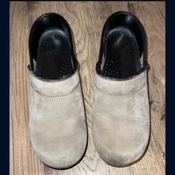 Dansko Women's Slip On Clogs Sz 37 (6.5 - 7 US) Grey Italy Nursing Shoes