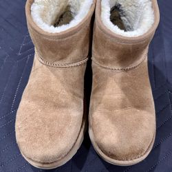 Ugg Boots size 6 adult only $40 