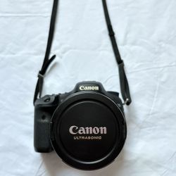 Canon Black DSLR Camera with Memory Cards and Charger