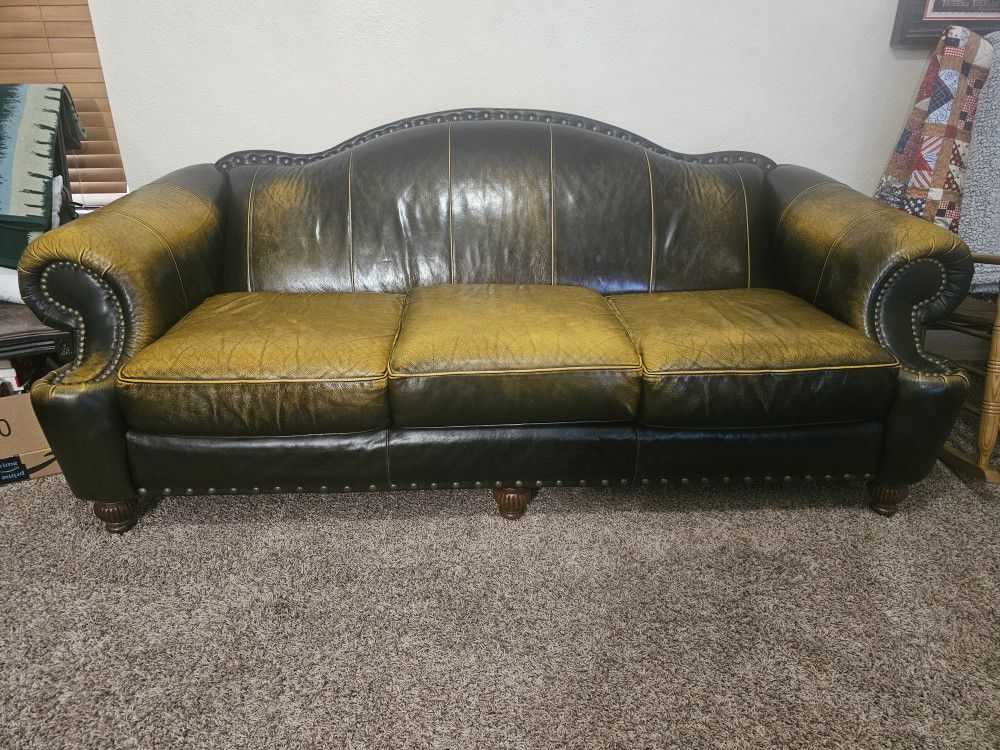 FREE - NEED GONE - Thomasville Leather Nailhead Sofa