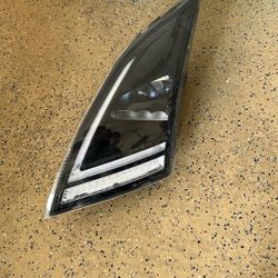 2020 - 2024  Volvo VNL 860 Headlight