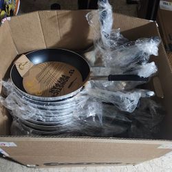 The Sedona Pro Chef Edition 13" Everyday Nonstick Sauté Fry Pan is a versatile cooking essential suitable for both electric and gas stoves.