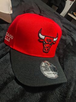Snapbacks and fitted hats