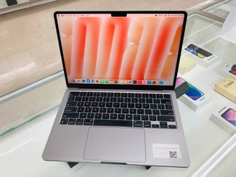 MacBook Air m3 8gb ram 256gb ssd