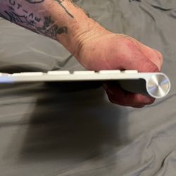 Apple Keyboard 