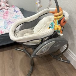 Rocking Bassinet $25