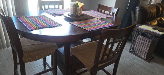 KITCHEN TABLE