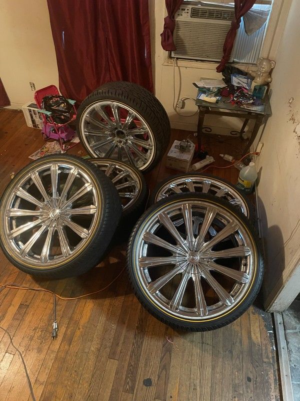 24 Inch Wheels w Vogues