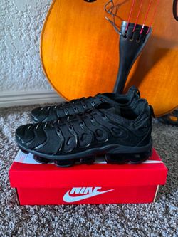 Vapormax shoes all black