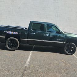 2013 SILVERADO 4X4 Clean Title 