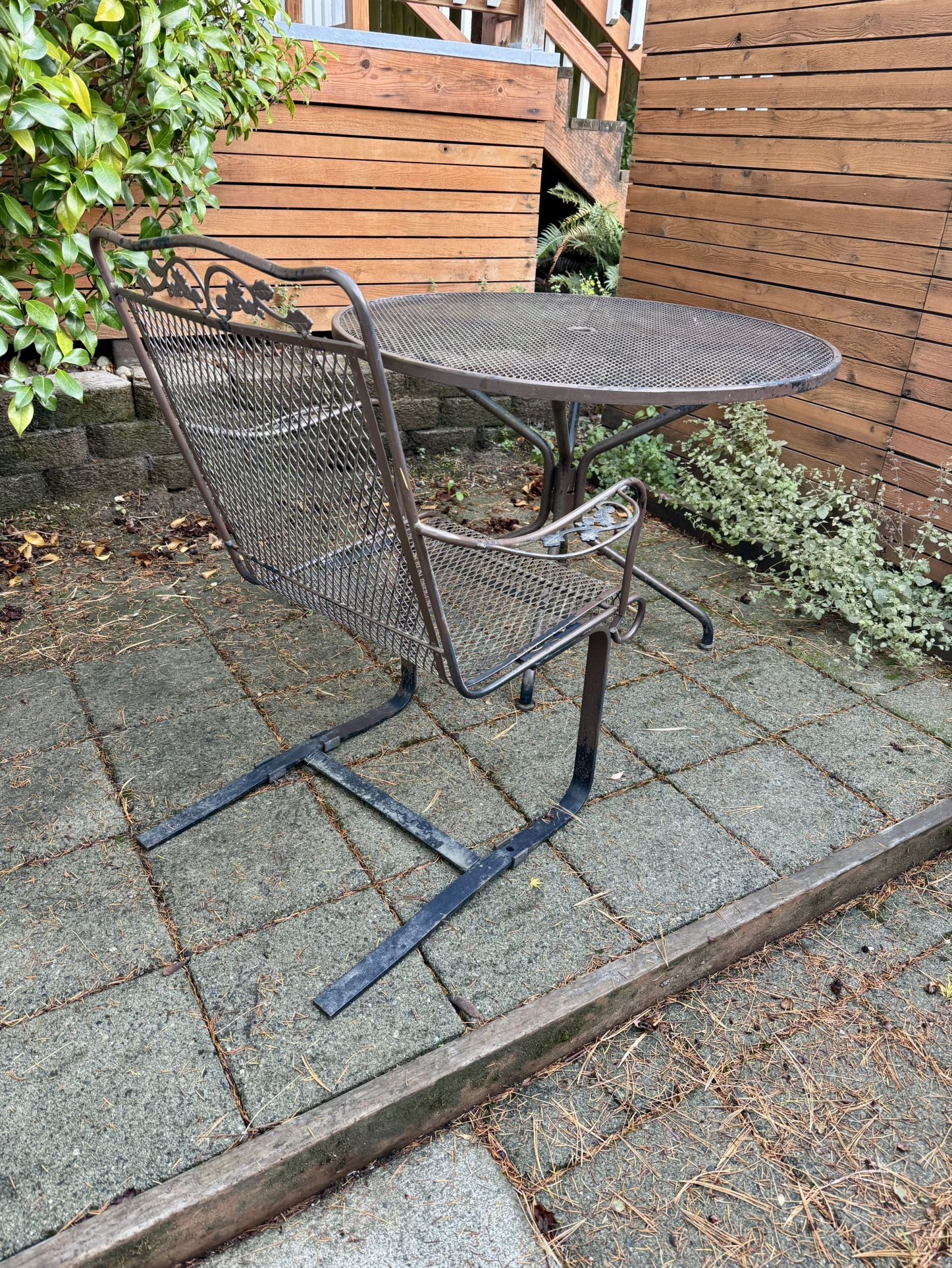 FREE! Round Bistro Table And Chair Metal