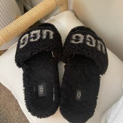 UGG Indoor/ Outdoor Slipper 