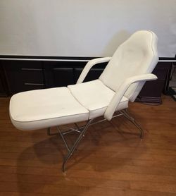 White Adjustable Facial / Spa Chair Bed – Reclining Back & Leg Rest, With Cover
