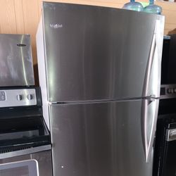 Whirlpool Top And Bottom Refrigerator Stainless Steel Works Good 
