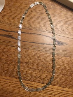 Silver tone necklace