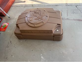 Step2 Play and Store Sandbox with Lid