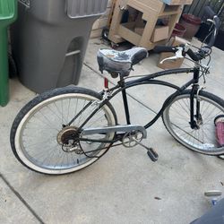 Schwinn Beach Cruiser /Seven Speed 
