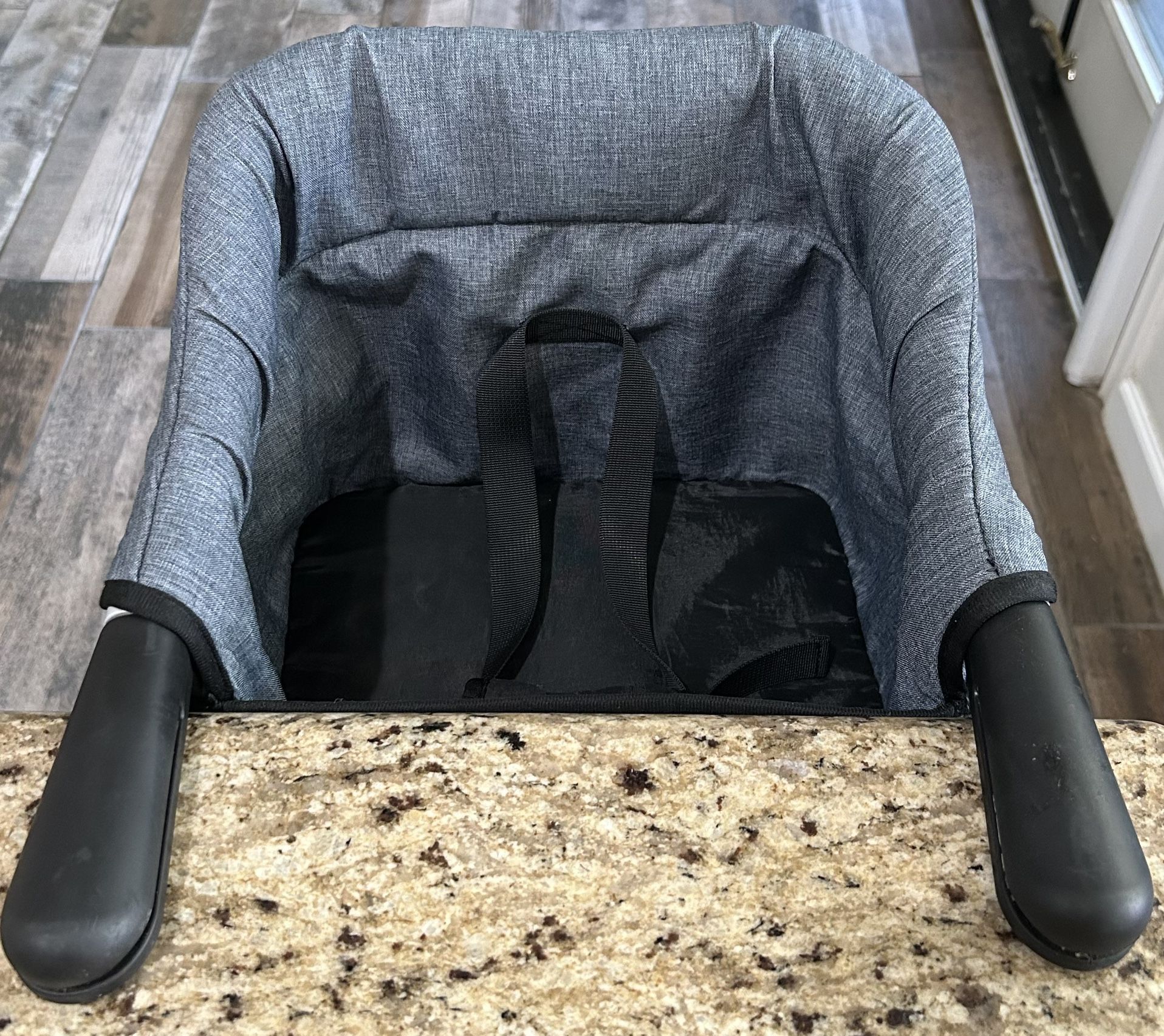 Toogle Portable Hook On Booster Seat