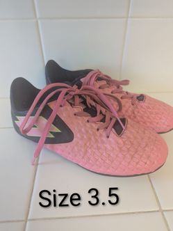 Soccer cleats