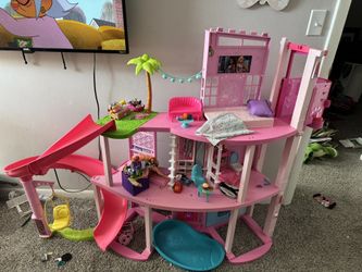 Barbie Dream house 