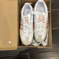 Women’s Samba Adidas Brand New