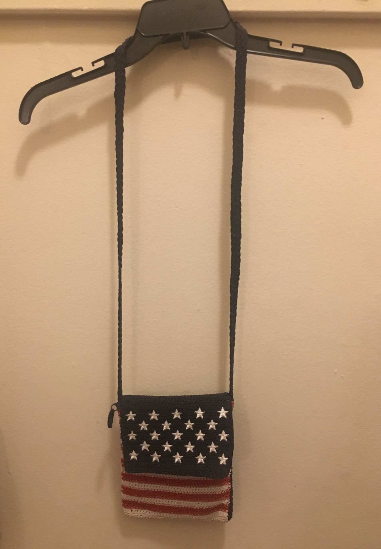 Get 4th of July ready with this cross body handbag!