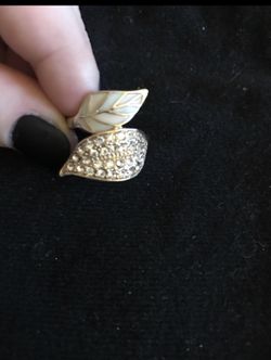 Beautiful Leaf Ring