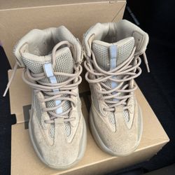 Yeezy Boots Desert Oil 8.5