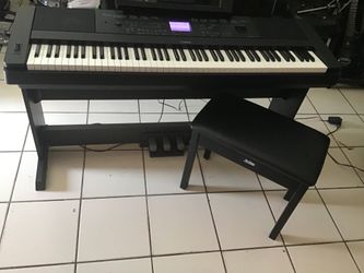 Yamaha Digital Keyboard DGX 660