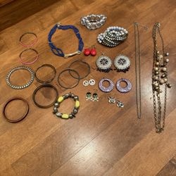  Vintage Early 2000 Jewelry Bundle Shipping Available 