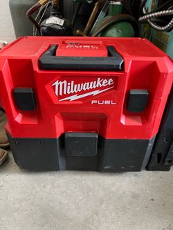 Milwaukee M12 Vacuum
