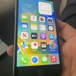 iPhone 8 64gb Unlocked  For T-Mobile And Att Metro Pcs Mexico. (back Has Small Crack) 