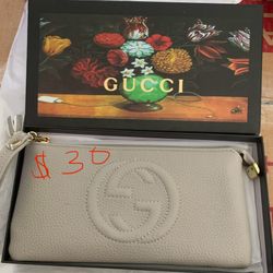 WRISTLET