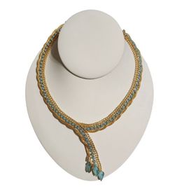 HOBE Best Offer  Rare mint condition vintage necklace