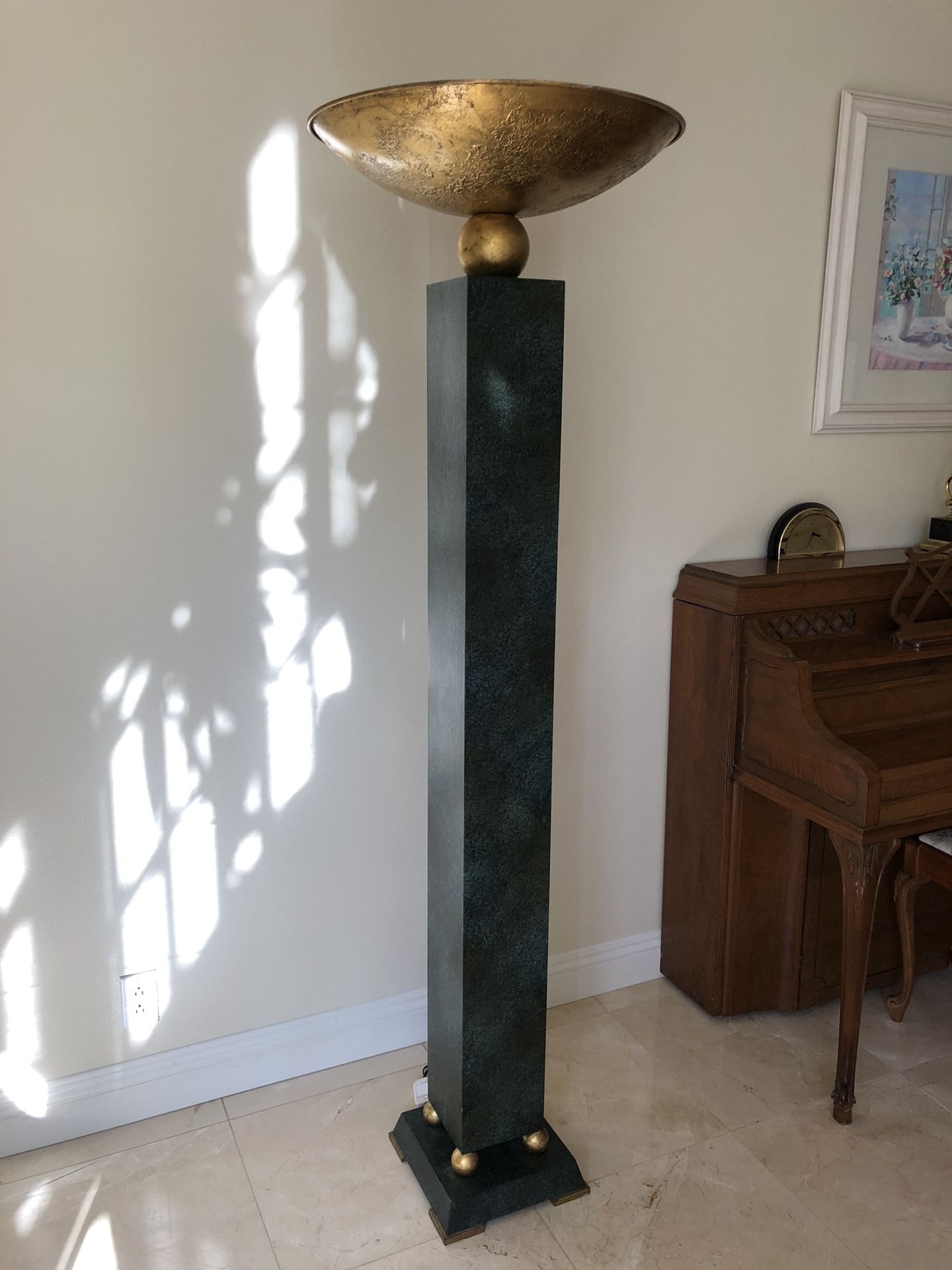 Fluorescent floor lamp