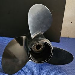 New OMC JOHNSON  Boat Prop