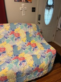 Floral ,blue yellow, rose comforter (twin) $20