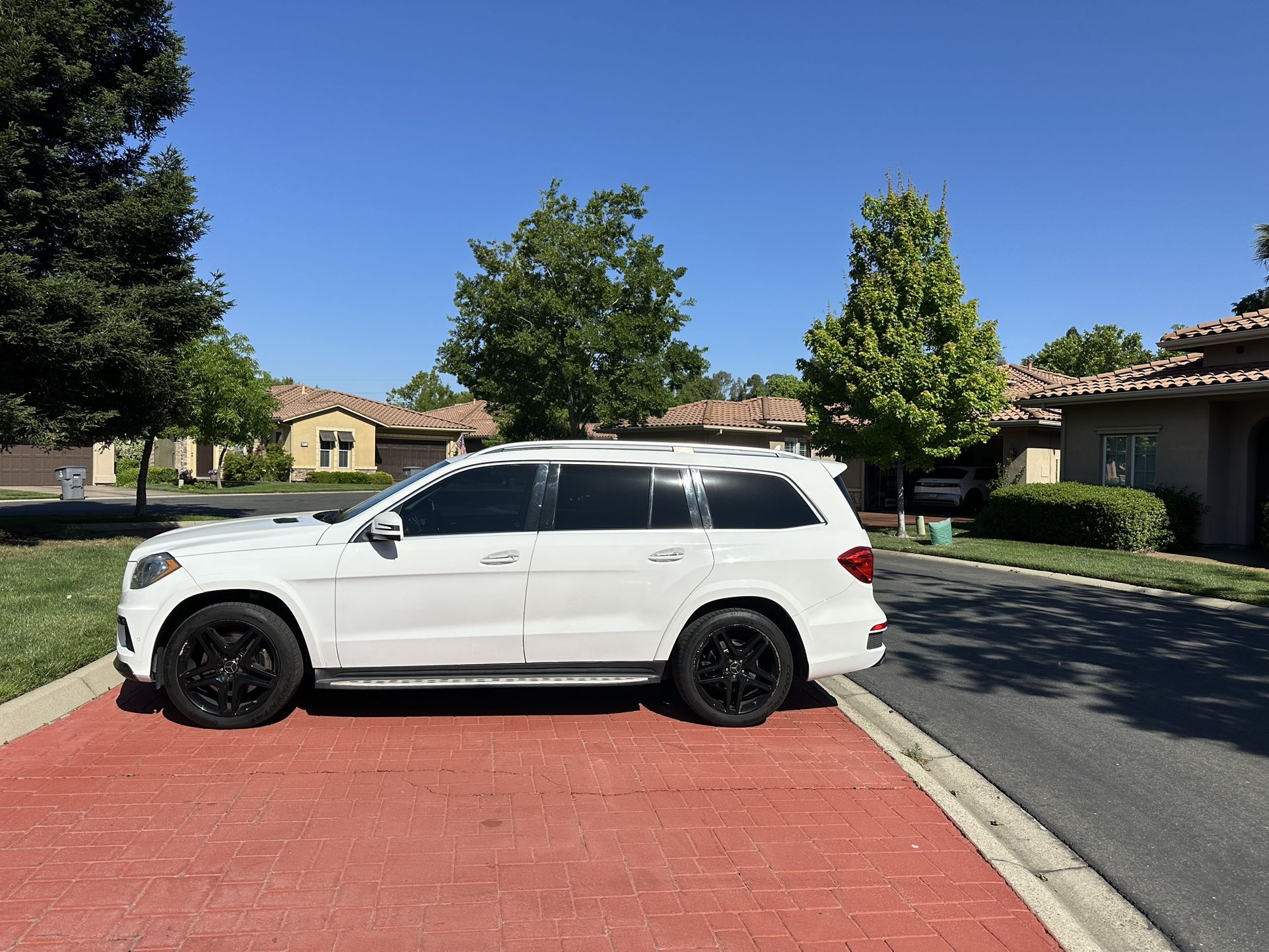 2016 Mercedes Benz GL550 4 Matic