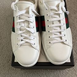 Men's Gucci Ace Embroidered Sneaker Black Bee for Sale in Portland, OR -  OfferUp