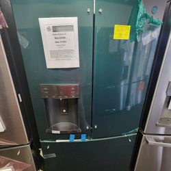27.8 cu.ft.French Door Refrigerator in Black Slate Fingerprint Resistant and ENERGY STAR