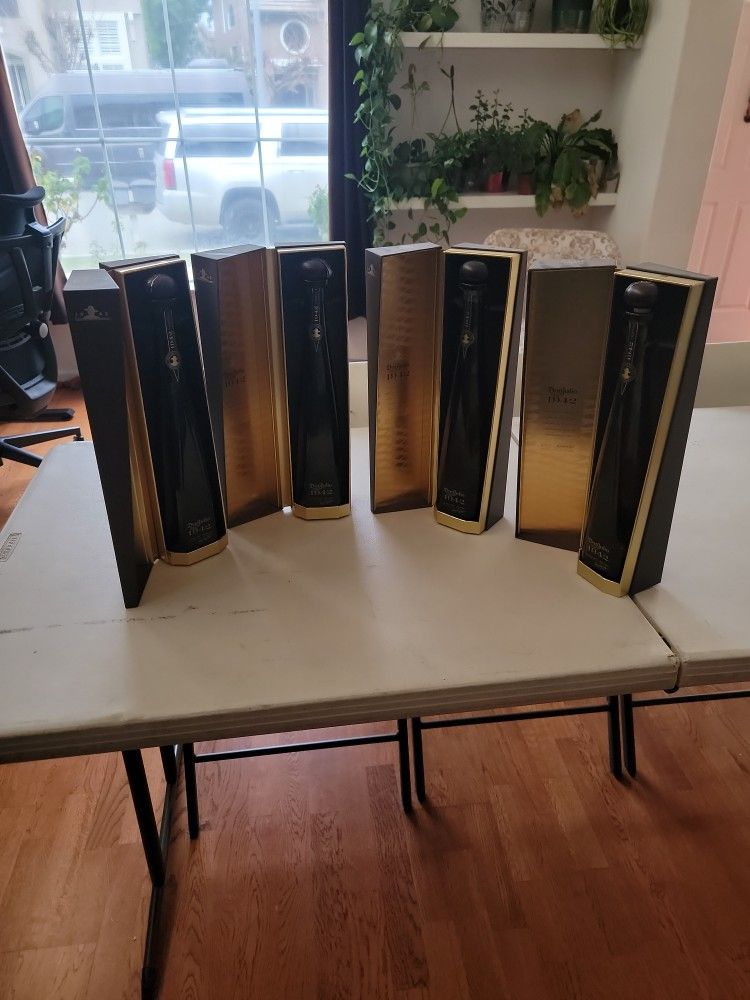 EMPTY Don Julio 1942 Bottle