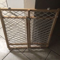 Retractable Baby/Pet  🐾 Gate 