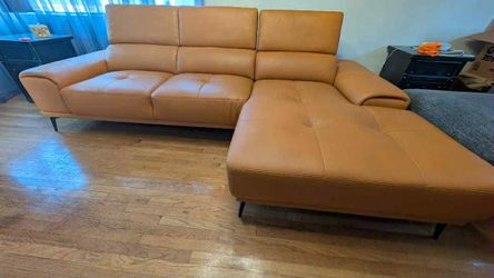 New Sectional Couch with Chaise! Free Delivery!🚚