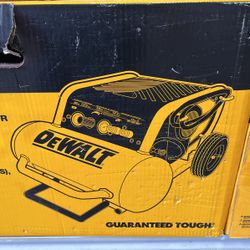 Dewalt Heavy Duty 225 PSI 4.5 Electric Portable Compressor 