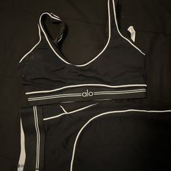 alo yoga set size small