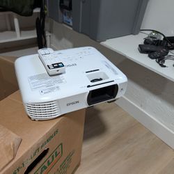 EPSON PROJECTOR Great Condition