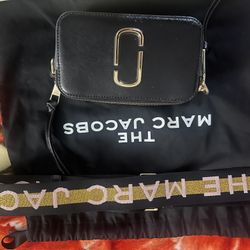 Snapshot bag marc Jacob’s. In Excellent Condition, Very Well Taken Care Of 